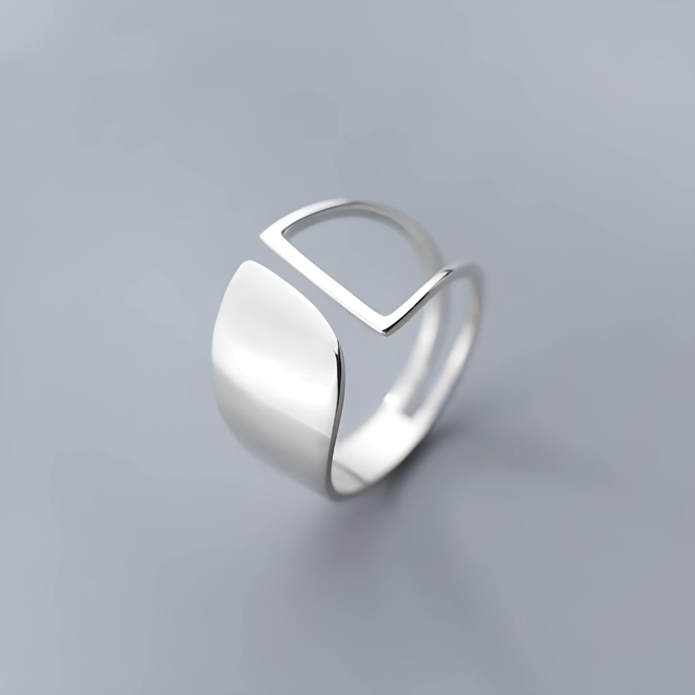 Blanelle - Justerbar ring med unik ihålig design