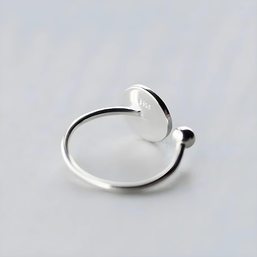 Charlisse - Justerbar ring med bricka
