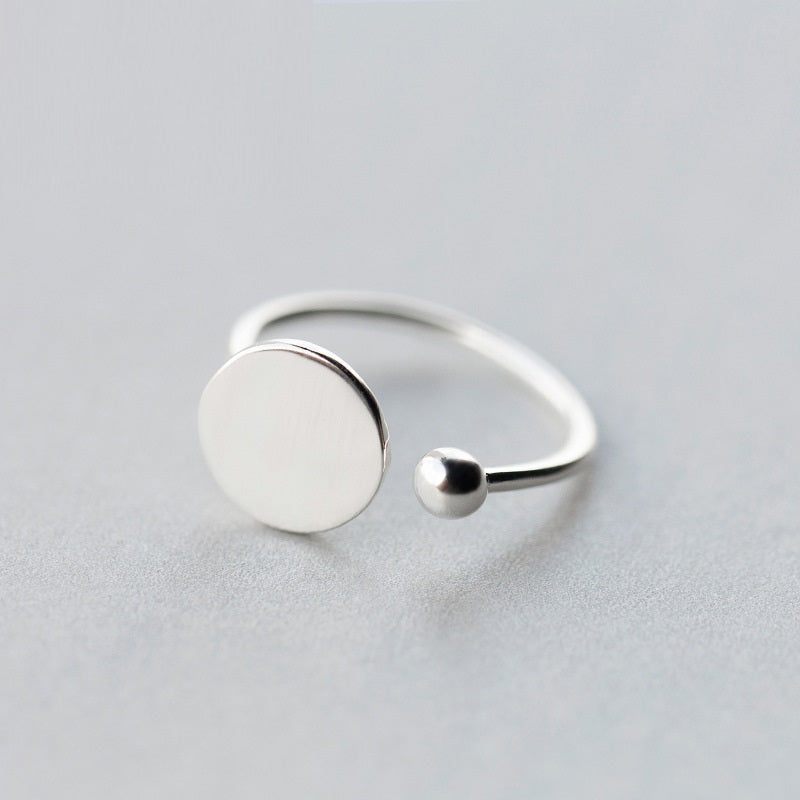 Charlisse - Justerbar ring med bricka