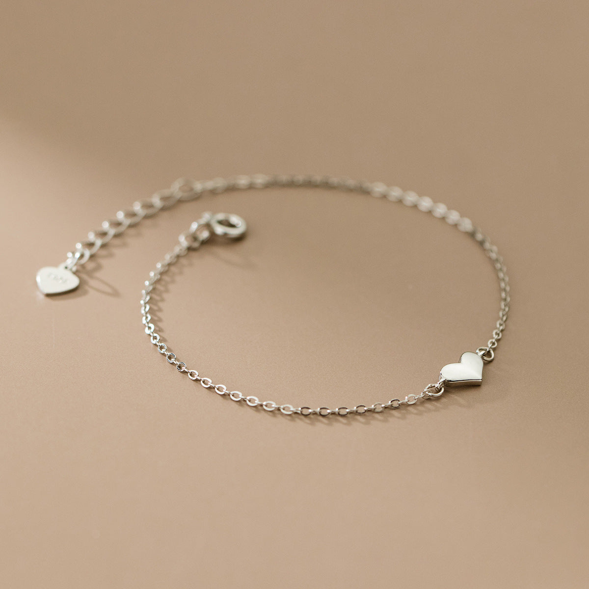 Emerisse - Armband med litet hjärta