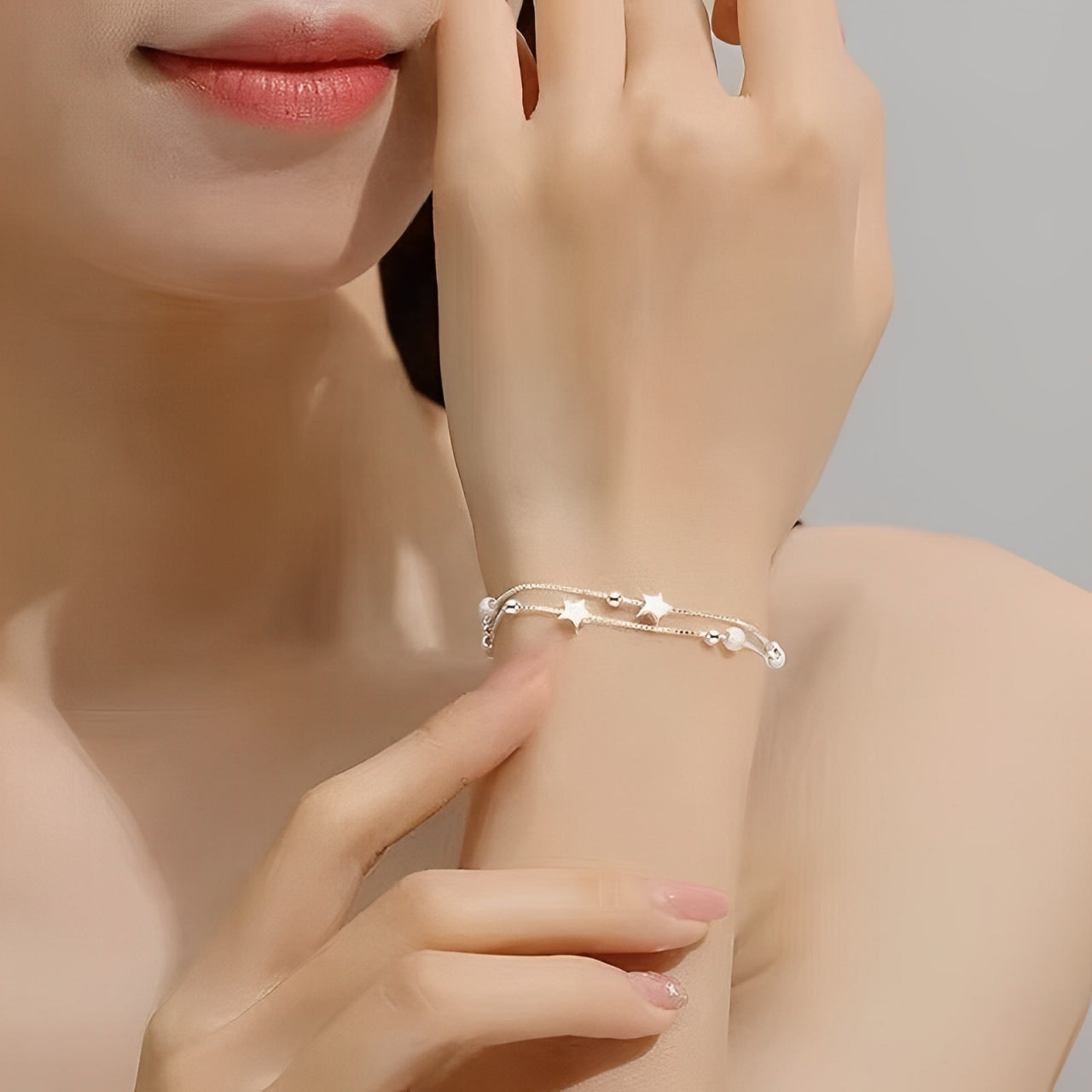 Alva - Armband med dubbla kedjor och kosmiskt motiv