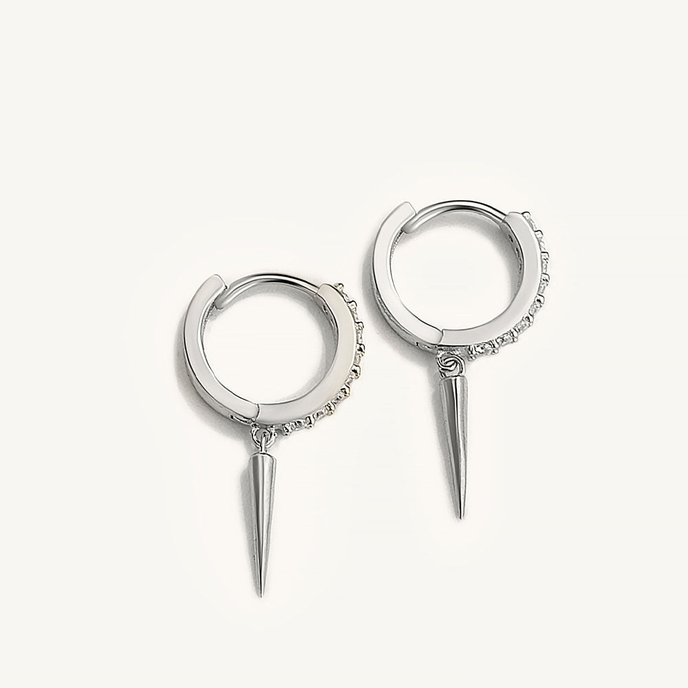 Tyra - Hoops med stenar och spikedesign
