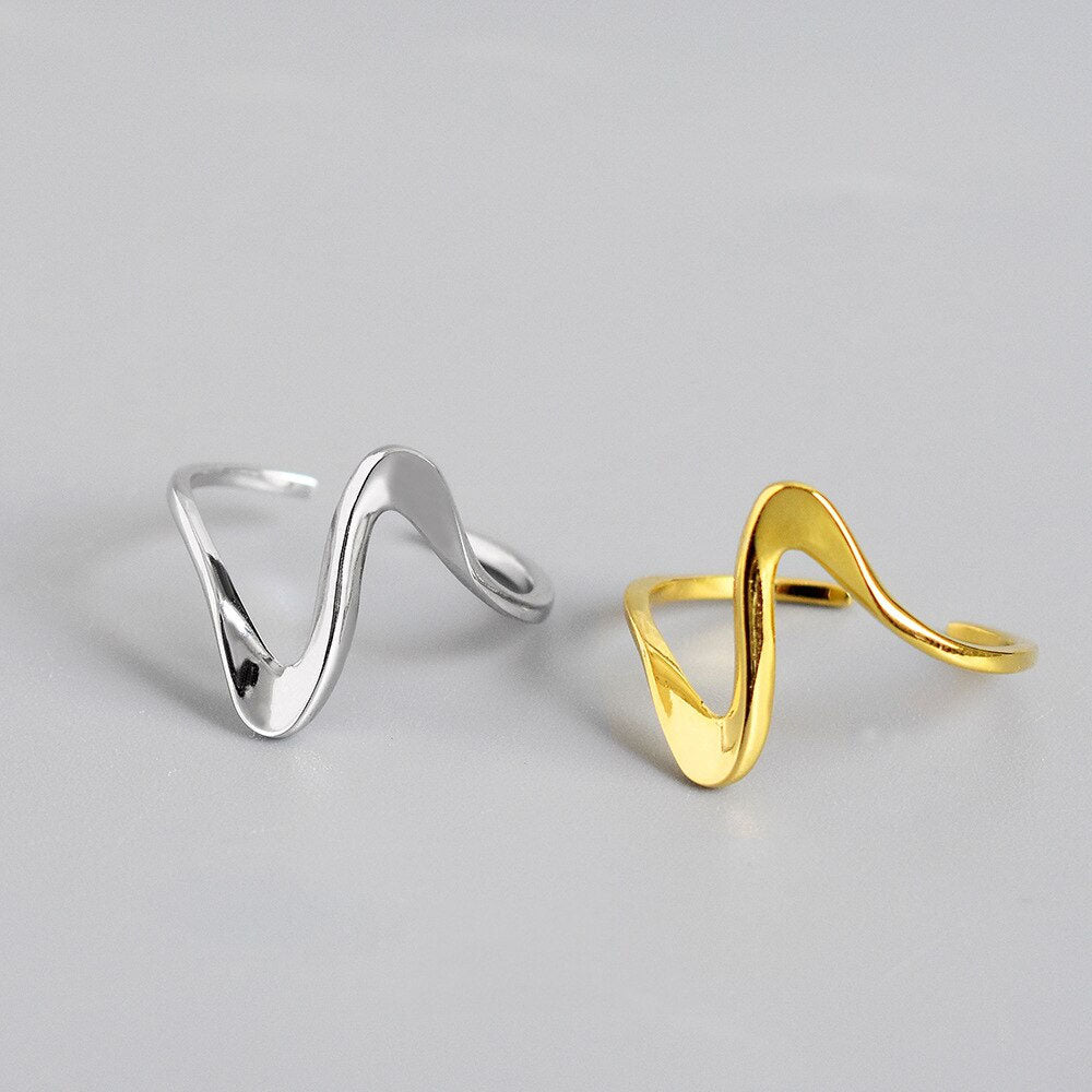 Vendelise - Justerbar ring med vågig design