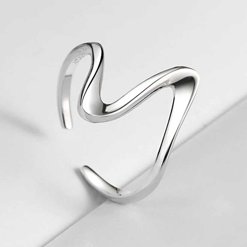 Vendelise - Justerbar ring med vågig design